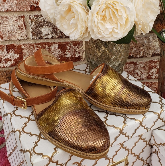 Stuart Weitzman Roman Mail Tri Gold Flat Ankle Strap Sandal Size 8 - Picture 10 of 10